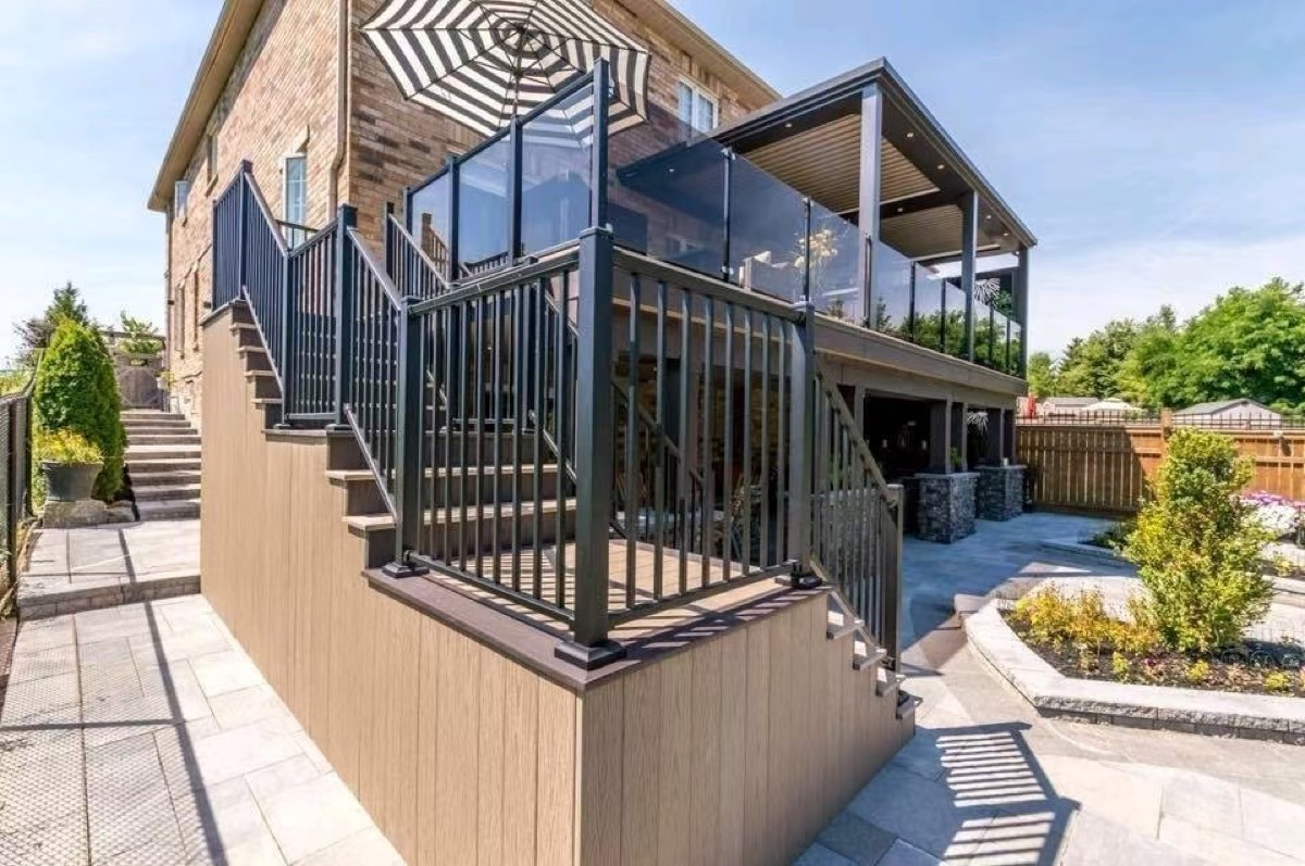 Outdoor aluminum railing system around a villa terrace